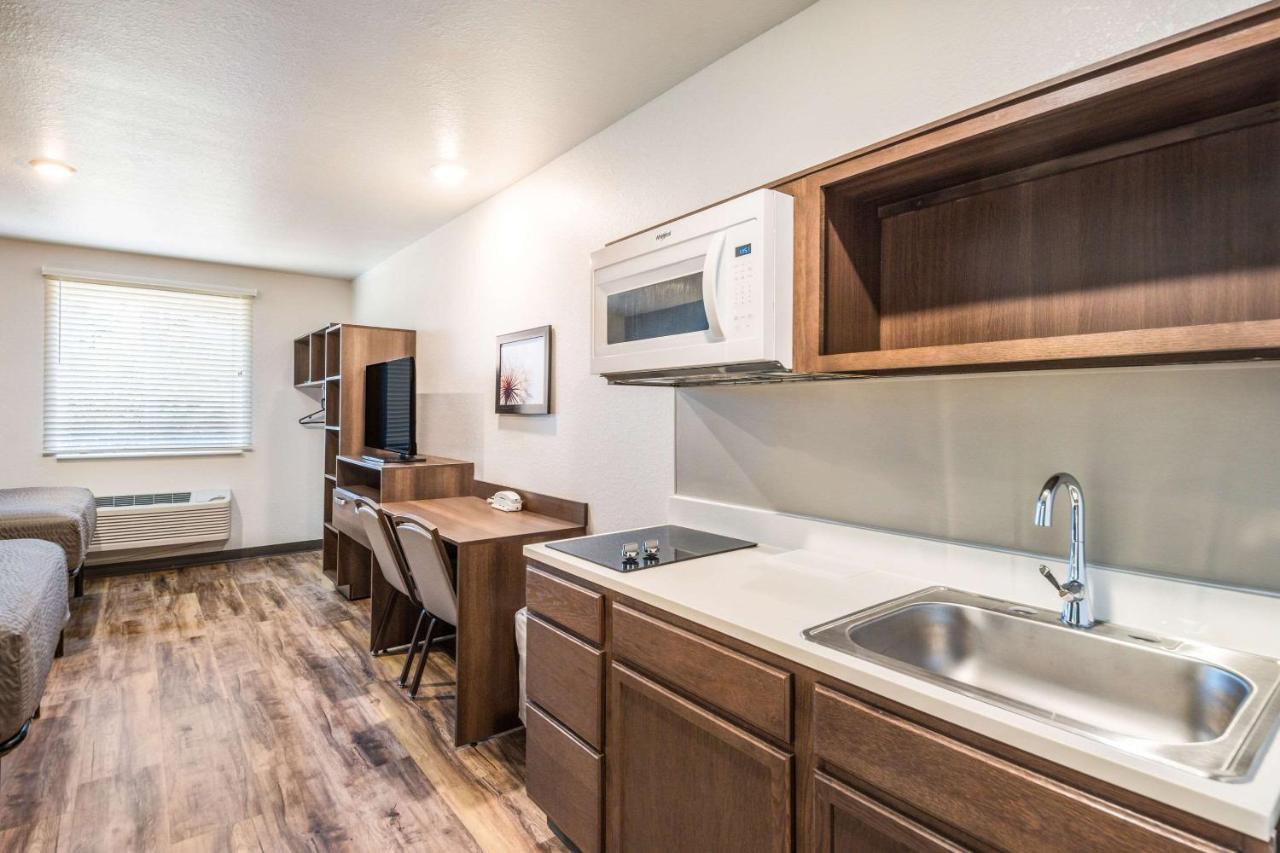 Woodspring Suites Брадентън Екстериор снимка